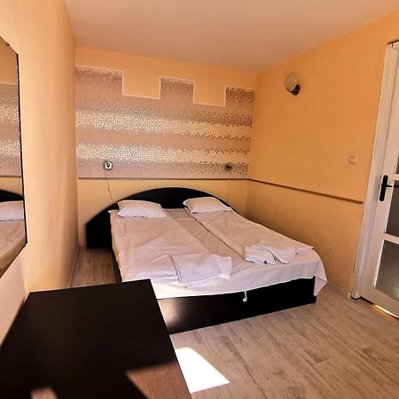 Family Hotel White House Поморіє Екстер'єр фото