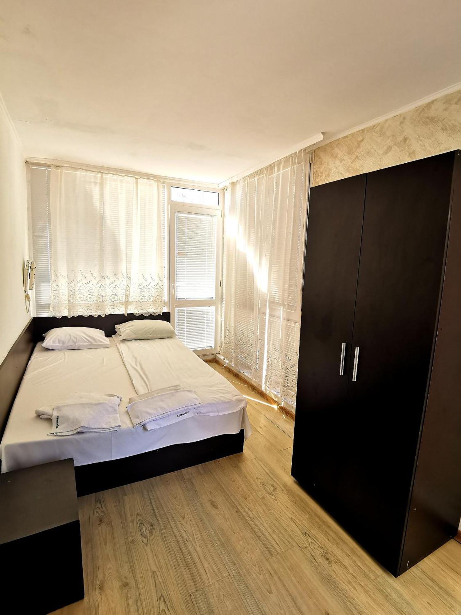 Family Hotel White House Поморіє Екстер'єр фото