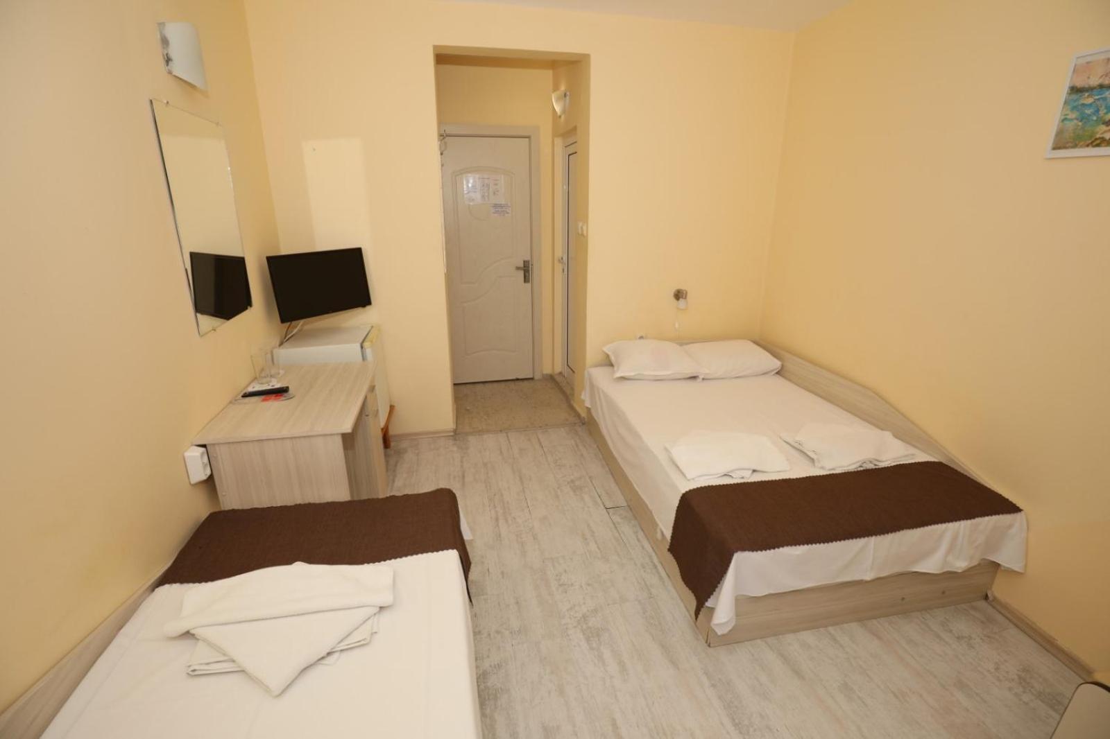 Family Hotel White House Поморіє Екстер'єр фото
