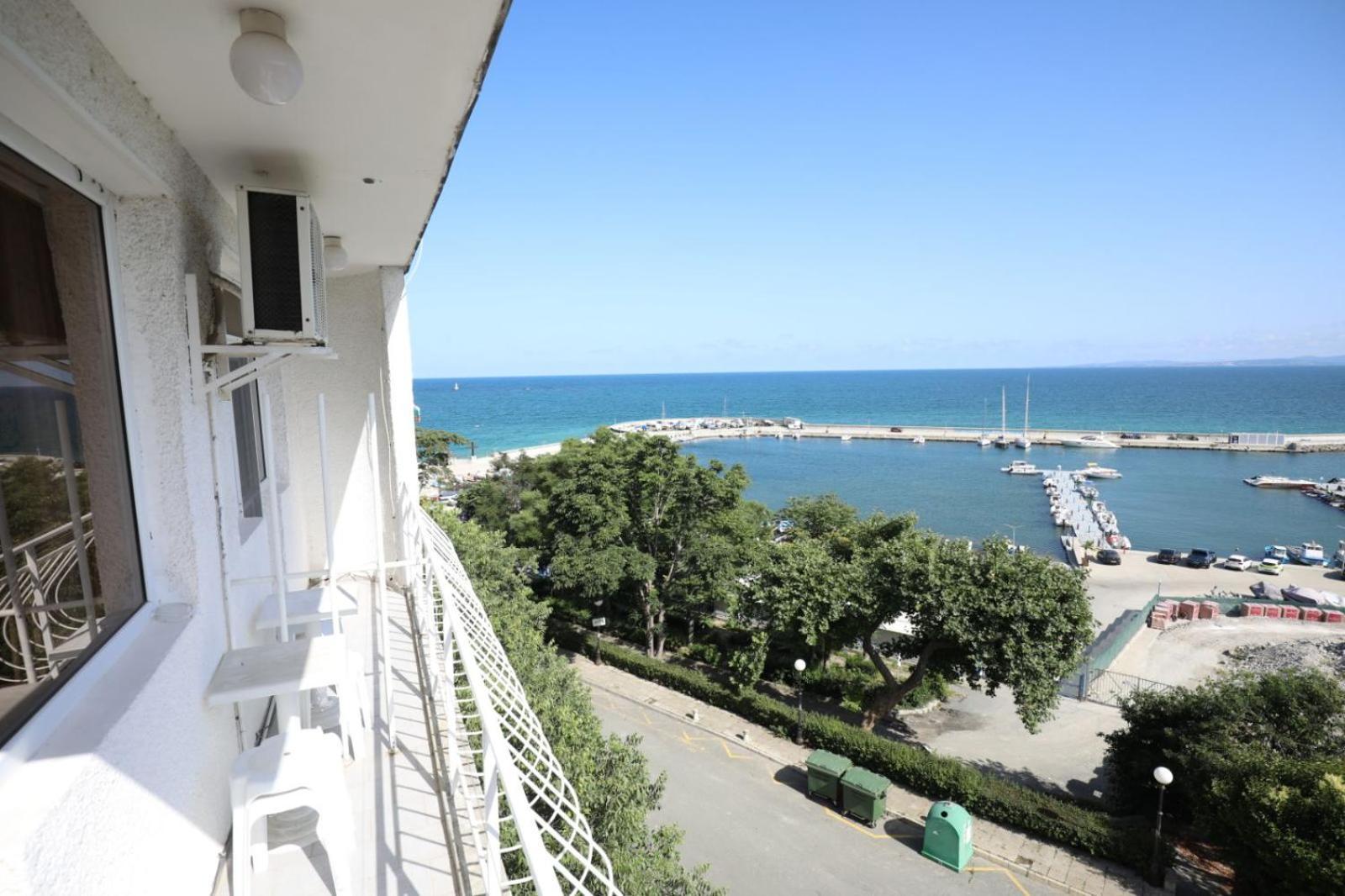 Family Hotel White House Поморіє Екстер'єр фото